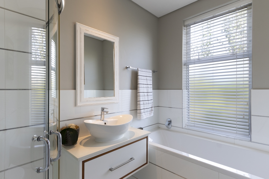 5 Bedroom Property for Sale in Meerhof Estat Western Cape